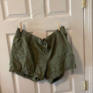 Old Navy XL Forest Green Cargo Shorts
